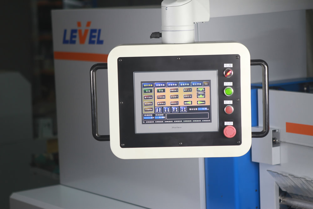 Light guide plate / diffuser cutting machine